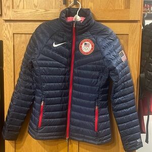 Nike USA United States Olympic Team Aeroloft 800 Womens Rare Down Jacket in Navy